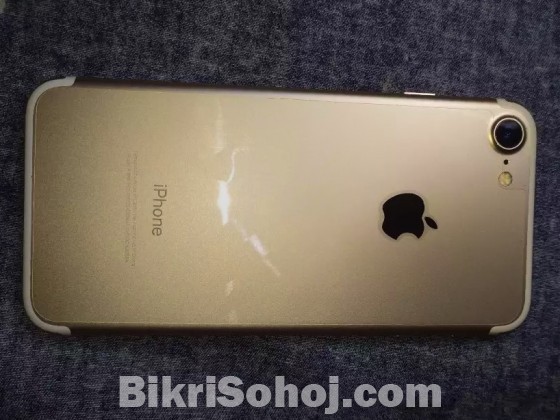 iPhone 7 128 GB GOLDEN